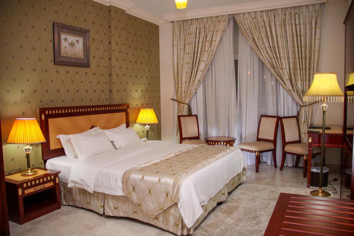 Pioneer Hotel Apartments Mascate Esterno foto