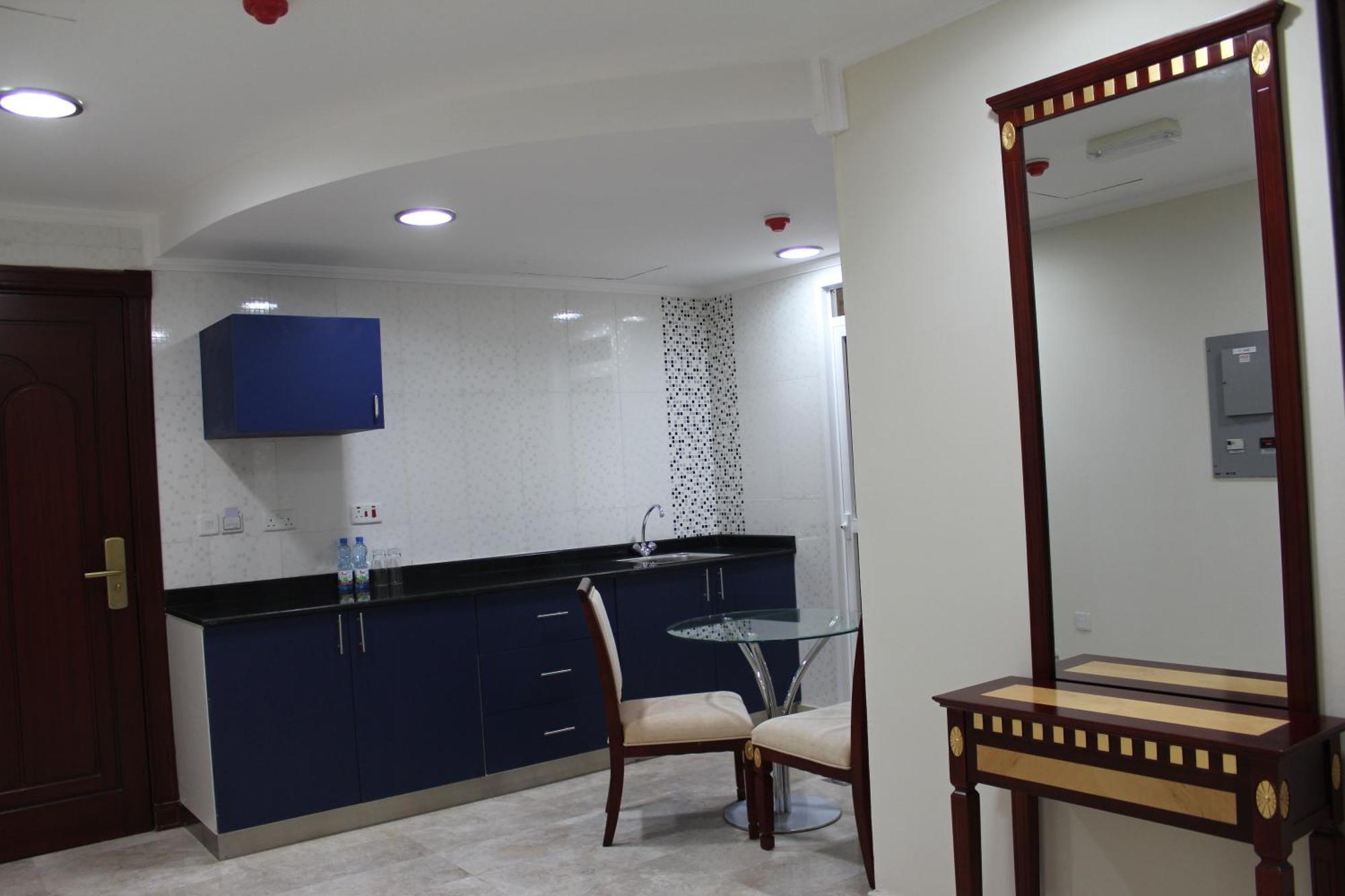 Pioneer Hotel Apartments Mascate Esterno foto