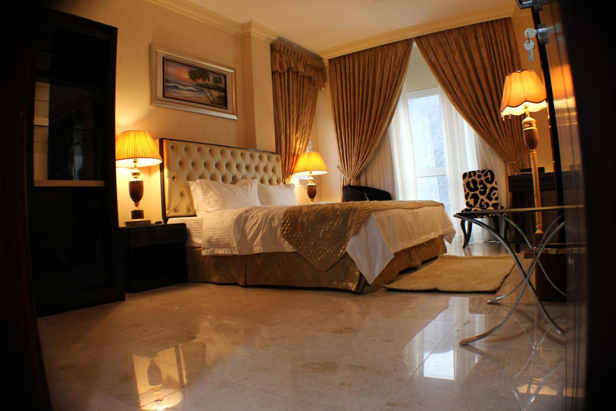 Pioneer Hotel Apartments Mascate Esterno foto
