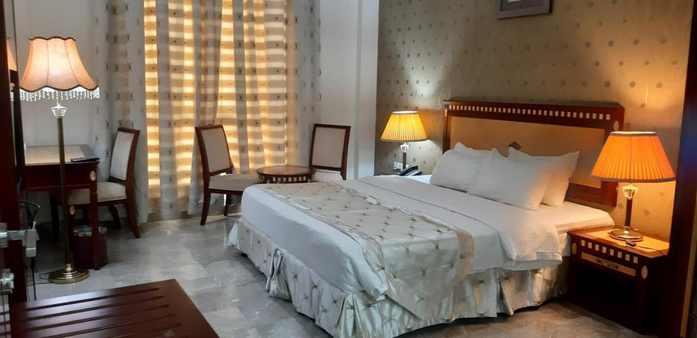 Pioneer Hotel Apartments Mascate Esterno foto